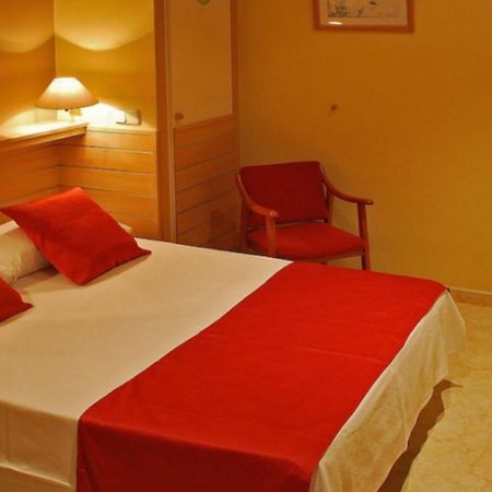 Hotel Piccadilly Σίτζες Εξωτερικό φωτογραφία