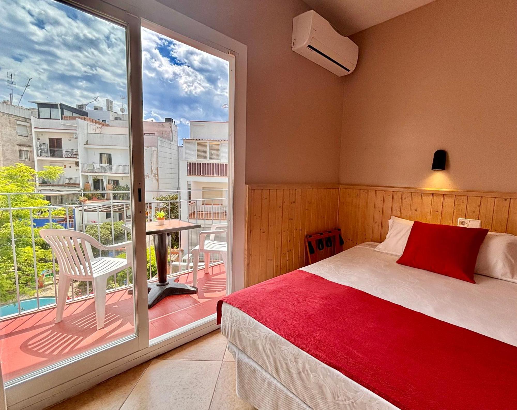 Hotel Piccadilly Σίτζες Εξωτερικό φωτογραφία