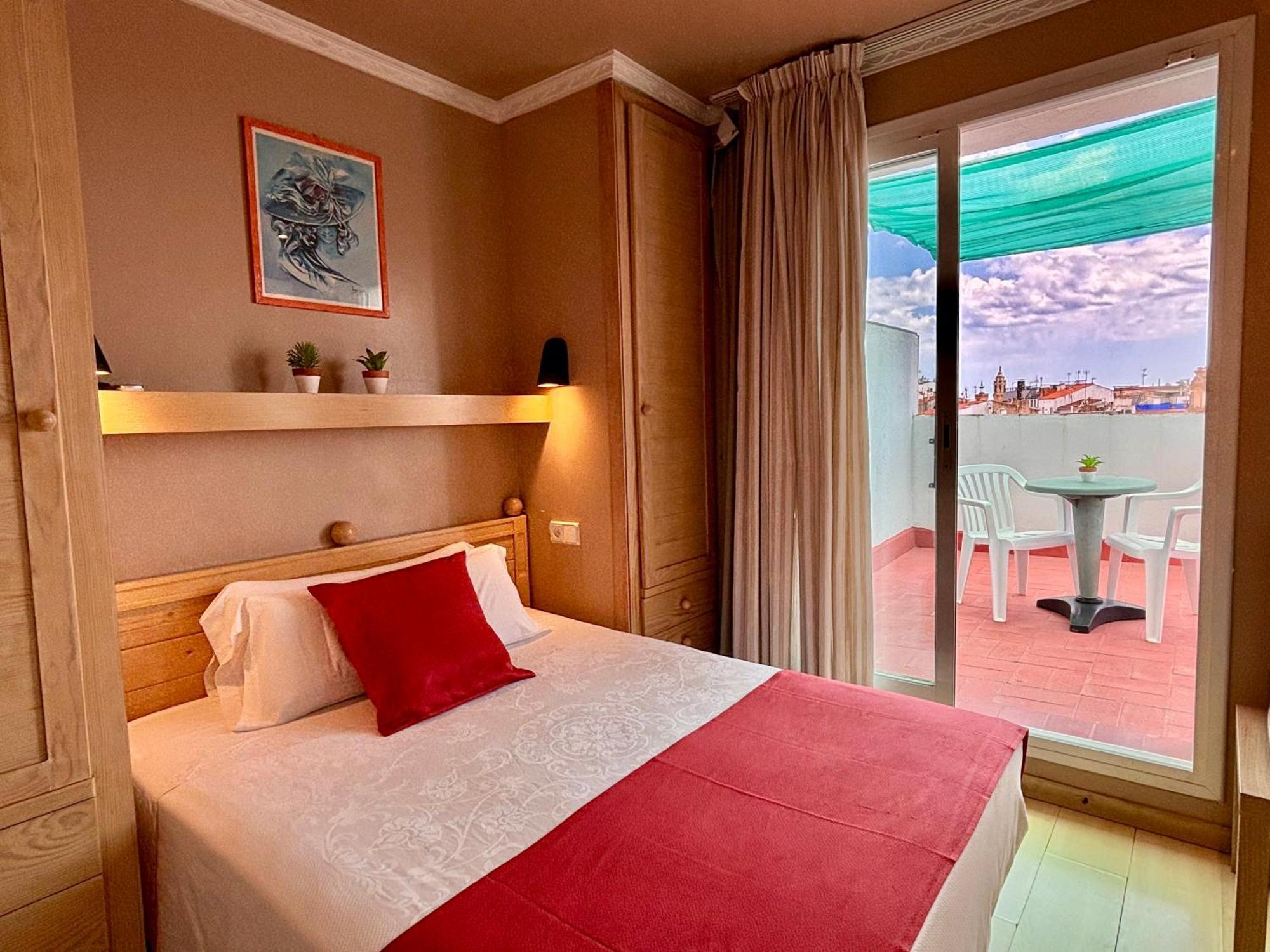 Hotel Piccadilly Σίτζες Εξωτερικό φωτογραφία