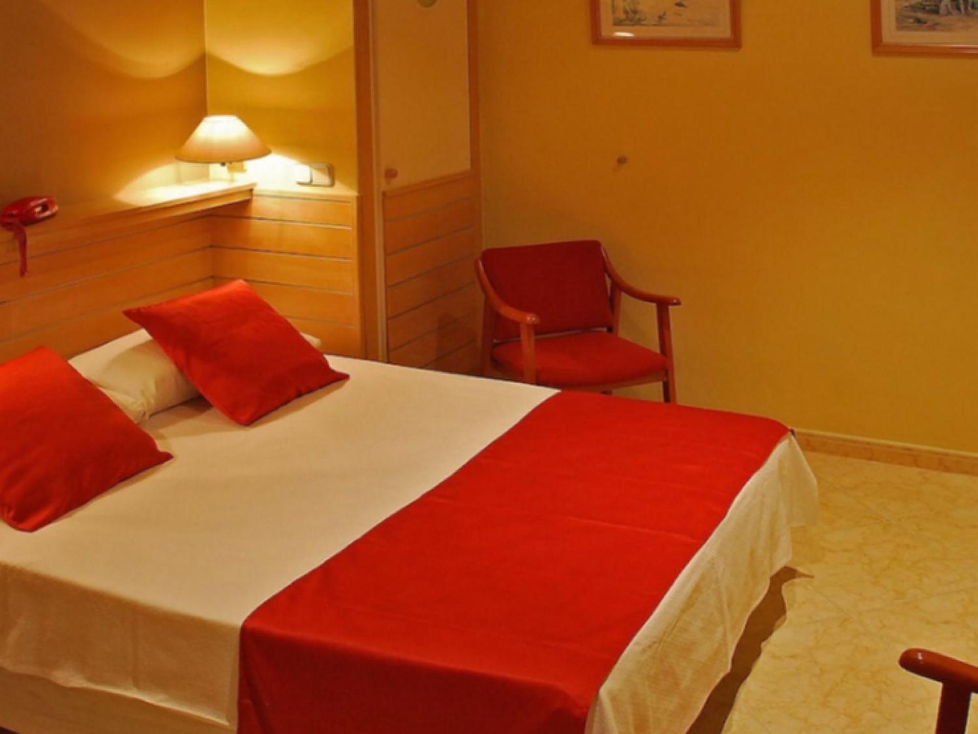 Hotel Piccadilly Σίτζες Εξωτερικό φωτογραφία