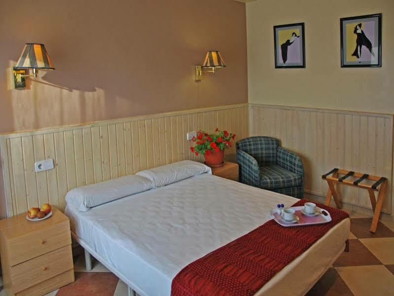 Hotel Piccadilly Σίτζες Εξωτερικό φωτογραφία