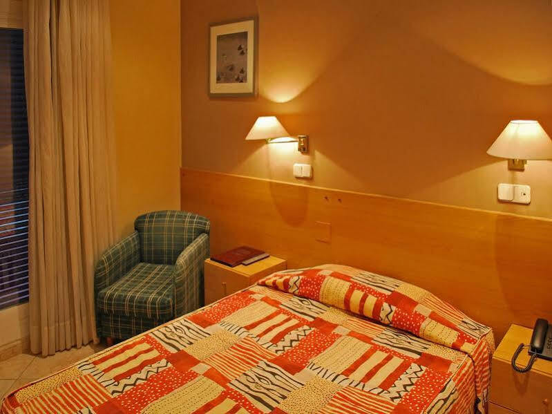 Hotel Piccadilly Σίτζες Εξωτερικό φωτογραφία