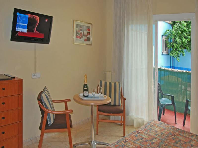 Hotel Piccadilly Σίτζες Εξωτερικό φωτογραφία