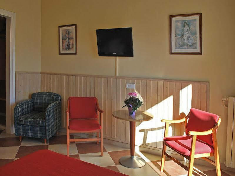 Hotel Piccadilly Σίτζες Εξωτερικό φωτογραφία