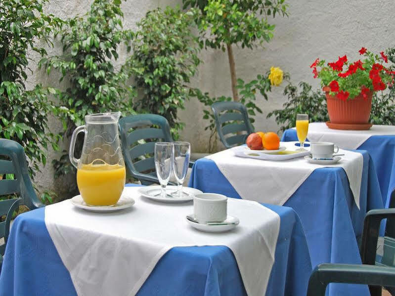 Hotel Piccadilly Σίτζες Εξωτερικό φωτογραφία