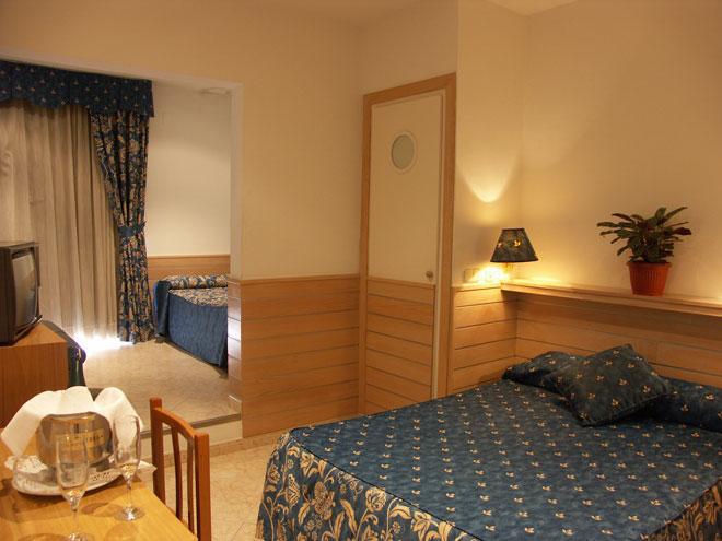 Hotel Piccadilly Σίτζες Δωμάτιο φωτογραφία